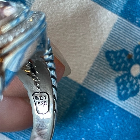 David Yurman size 7 ring. Color “Clear” - Picture 7 of 7